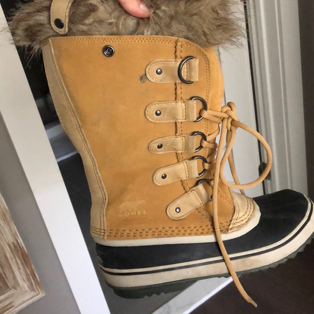 Sorel weatherproof boots